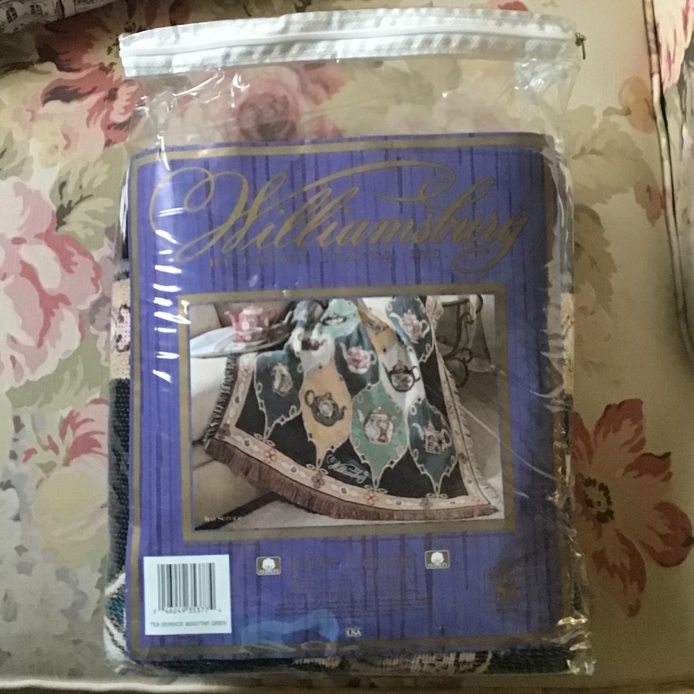 Vintage Williamsburg Goodwin Weavers Tapestry Throw Teapots